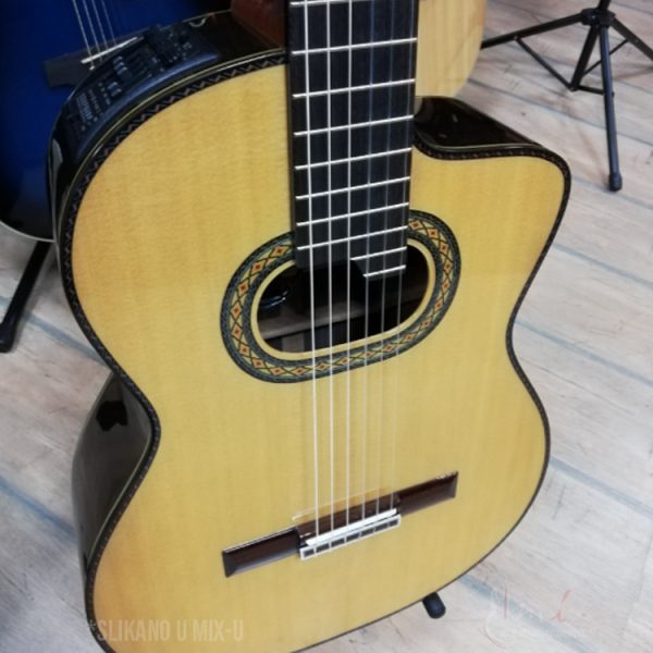 Takamine TH90 HIRADE Klasična ozvučena gitara - Slika 7