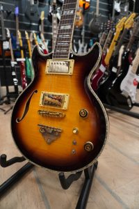 Ibanez AR520HFM-VLS električna gitara

