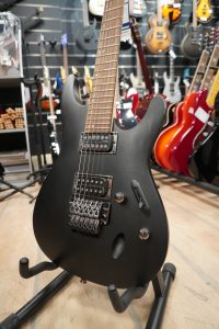 Ibanez S520-WK Električna gitara Boja Weathered Black