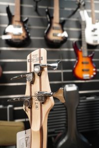 Ibanez SR300E-MGB Bas gitara