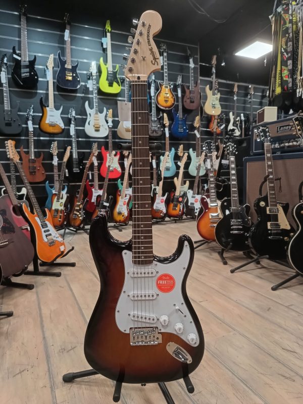 GITARA SQUIER AFF STRAT LRL WPG 3TS
