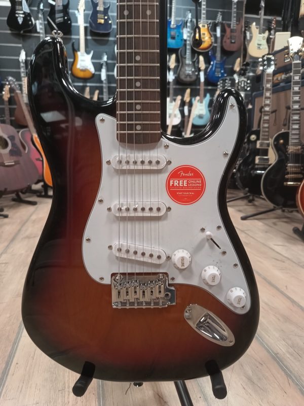 GITARA SQUIER AFF STRAT LRL WPG 3TS