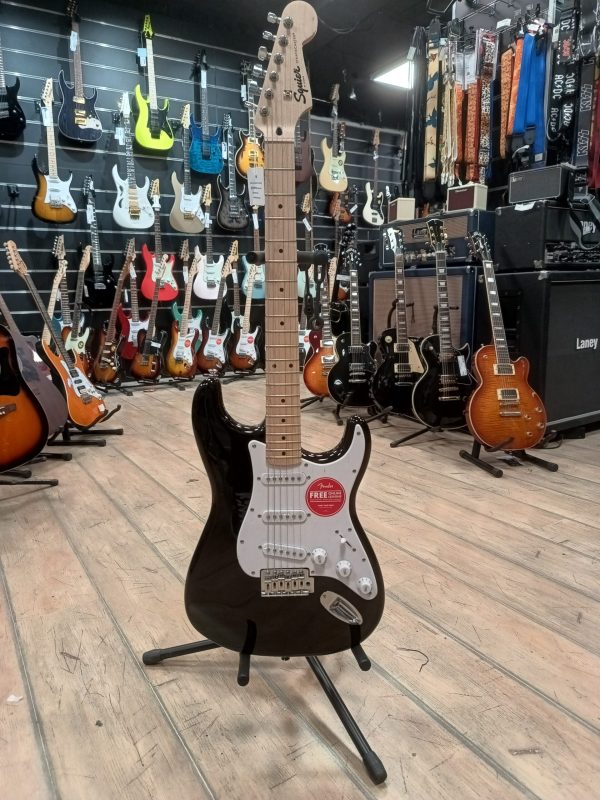 SQUIER-SONIC-STRAT-MN-WPG-BLK