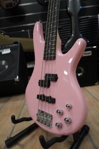 Ibanez GSR200-BPK Električna bas gitara Boja Baby Pink