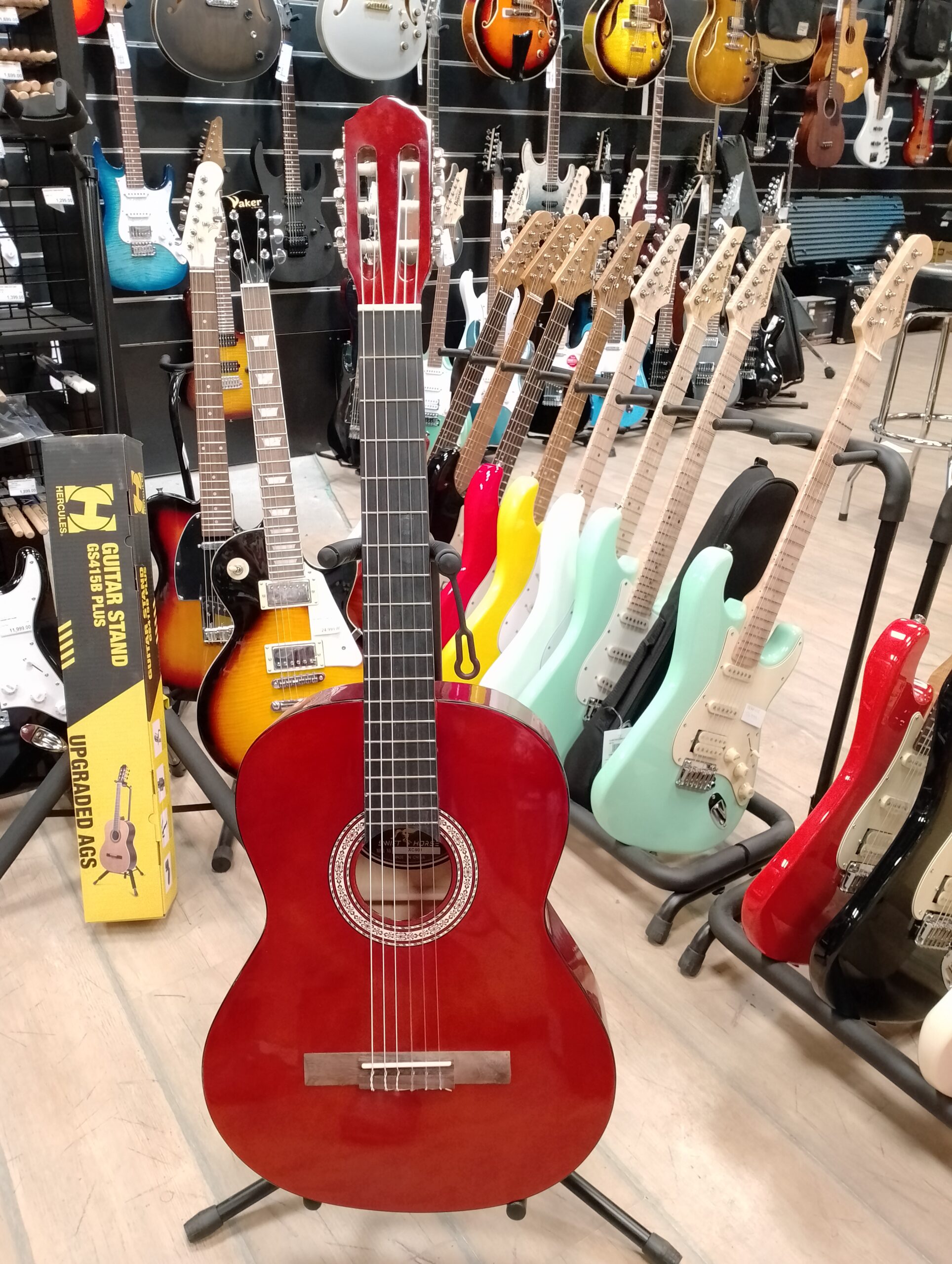 Wakertone XC901-1 klasična akustična gitara pune veličine 4/4 u natural boji sa šipkom u vratu, bajdingom i D'Addario najlonskim žicama