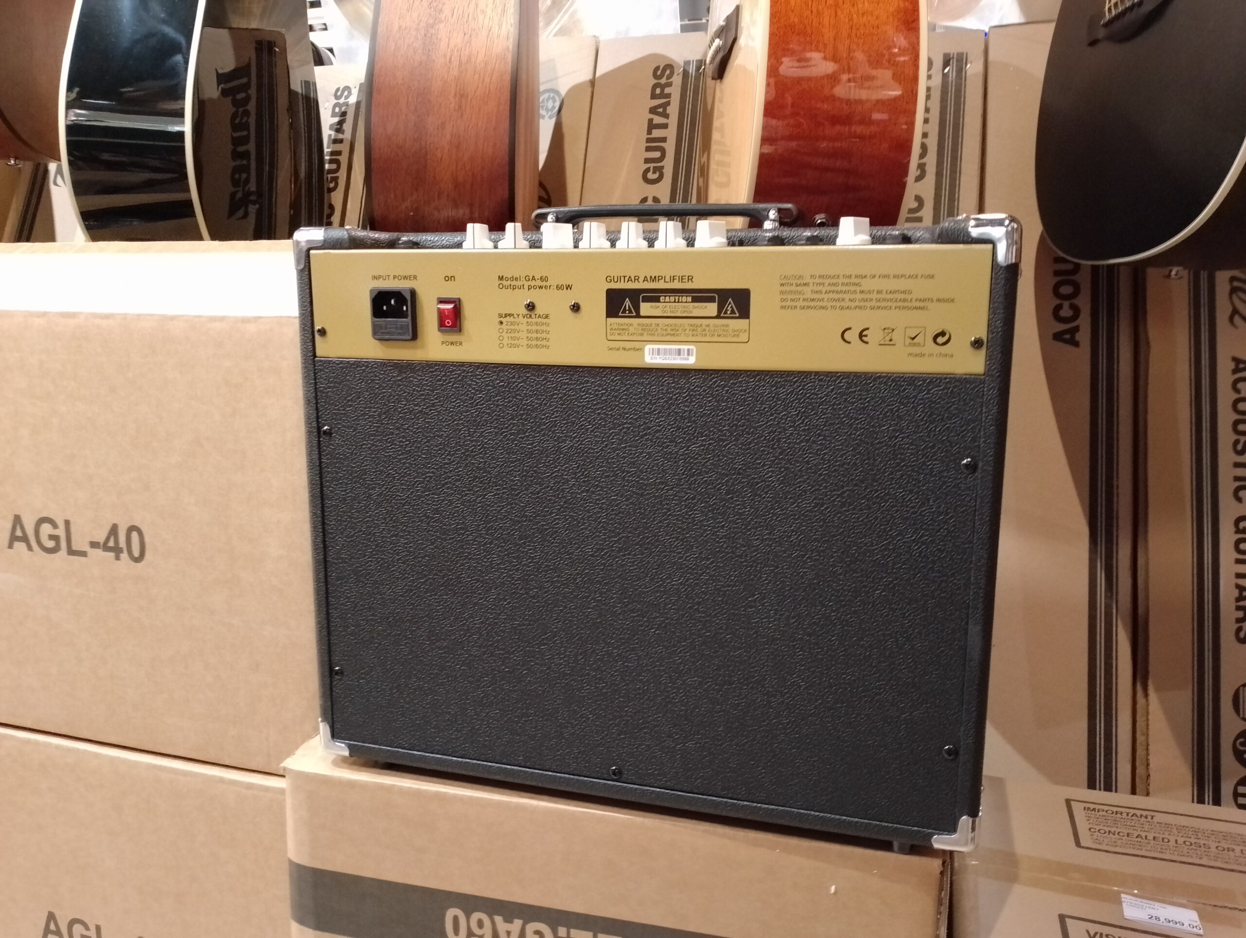 Vaker VG60 Gitarsko kombo pojačalo 60W snage sa Delay efektom - Slika 3