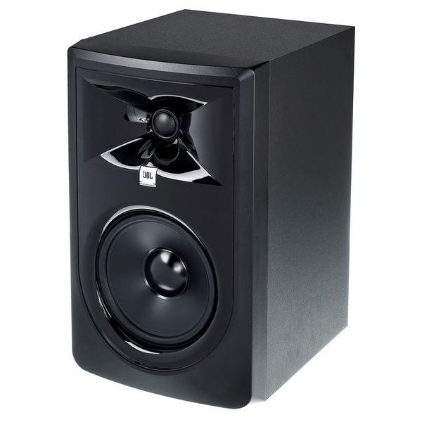JBL 306P MkII aktivni dvosmerni studijski monitor mat crne boje sa 6.5-inčnim zvučnikom i zadnjim bas-refleks otvorom