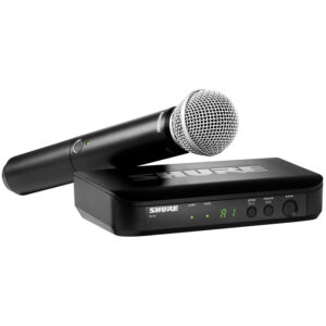 Shure BLX24E/SM58-H8E profesionalni bežični vokalni sistem koji sadrži BLX4 prijemnik i BLX2 ručni predajnik sa SM58 mikrofonskom glavom